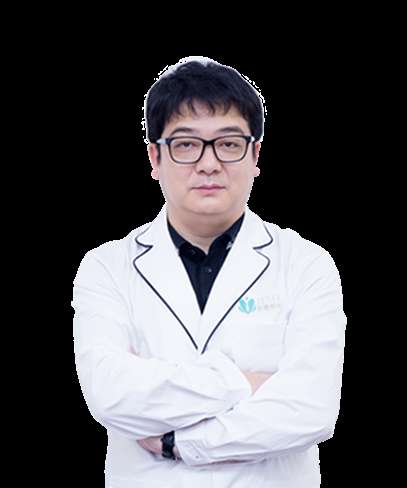 尹卫东医生_胸整形领军代表人物,紫馨首席隆胸专家