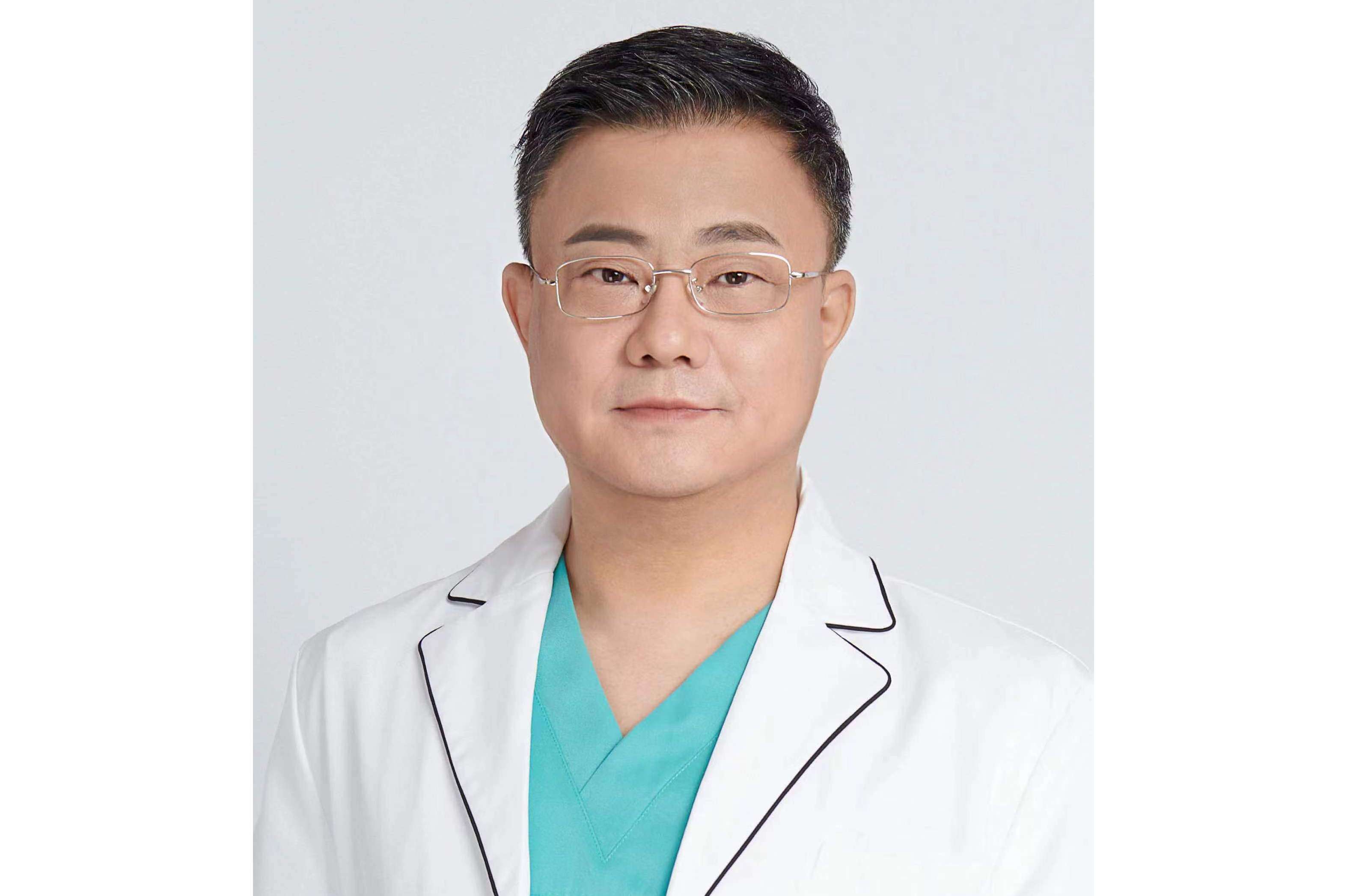 李希军医生_鼻整形领军代表人物,紫馨首席隆鼻专家